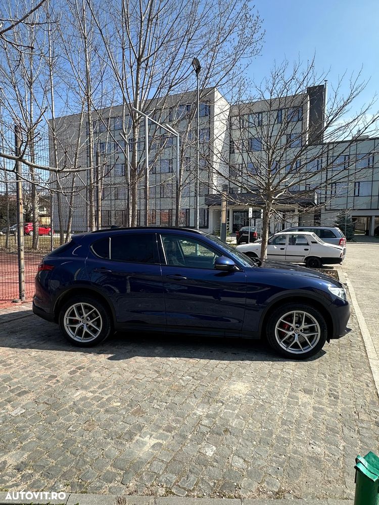 Alfa Romeo Stelvio 2.0 Turbo 16V AT8-Q4 Veloce Ti - 31