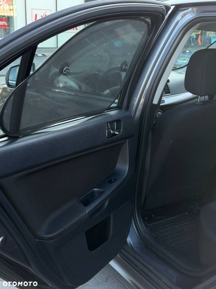 Mitsubishi Lancer 1.8 Intense - 28