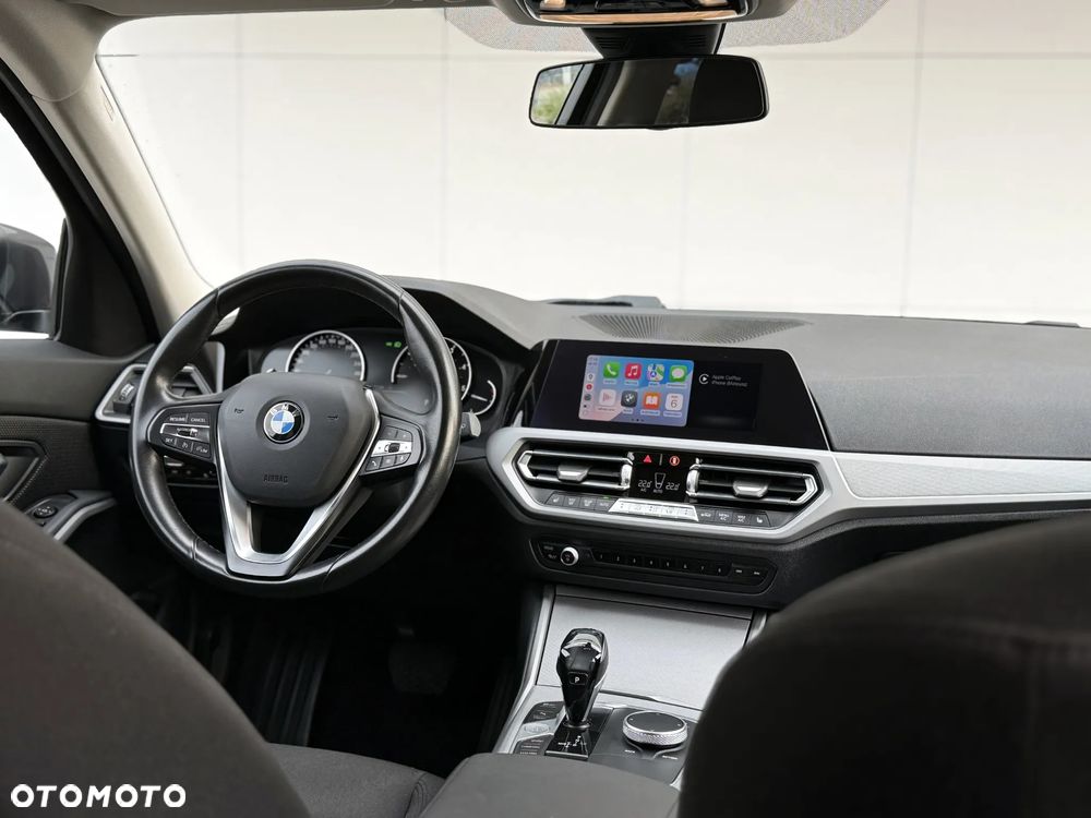 BMW Seria 3 318d Touring Advantage - 14