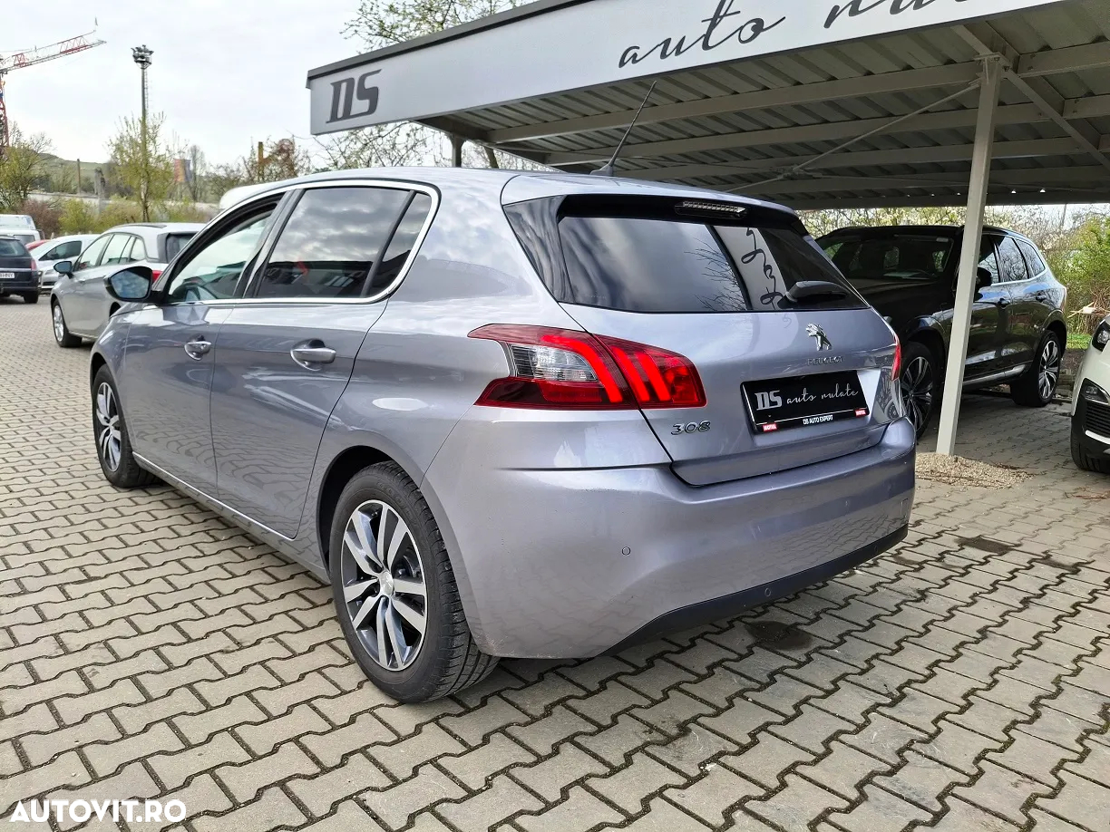 Peugeot 308 1.2 L PureTech Turbo S&S Allure - 4