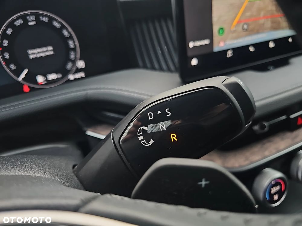 Skoda Superb 2.0 TDI SCR L&K DSG - 9