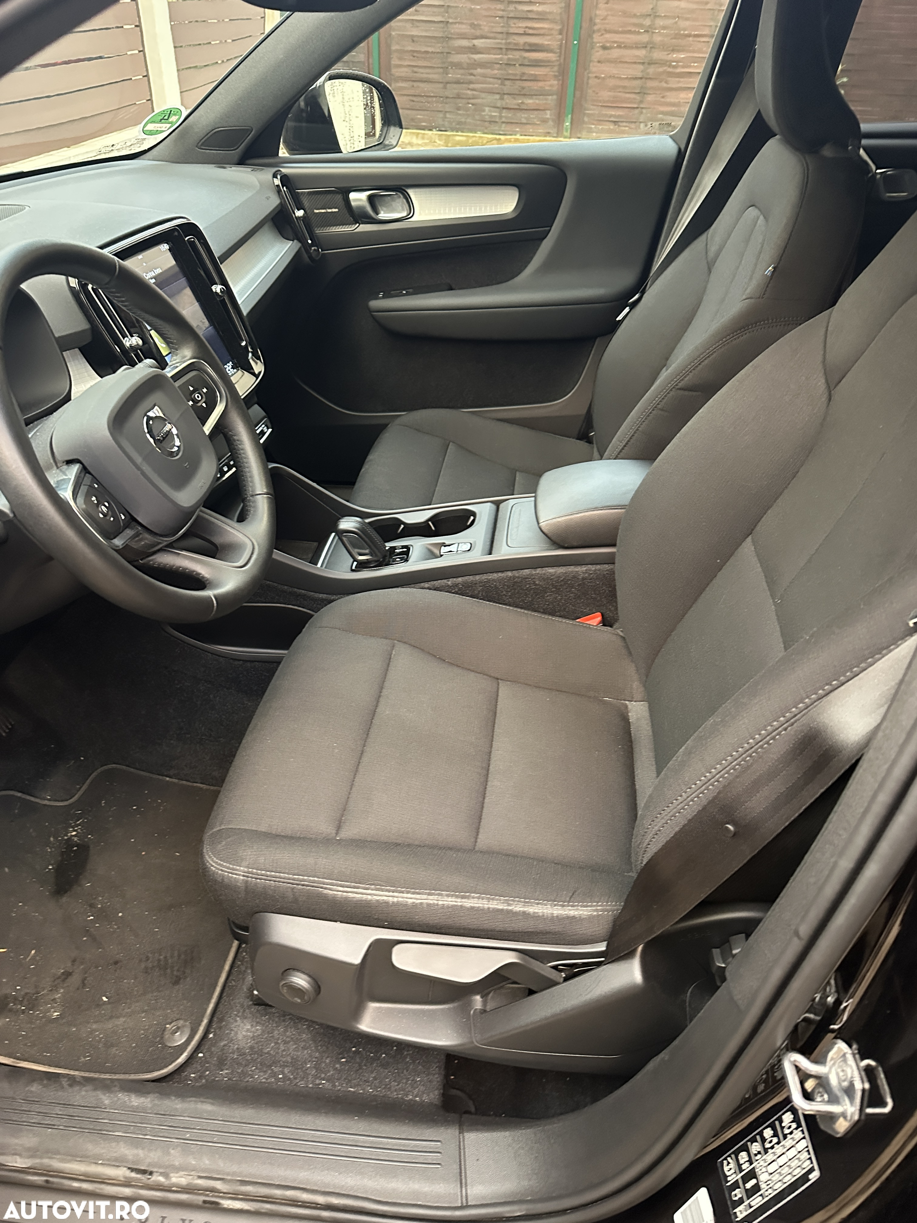 Volvo XC 40 T3 AT8 Momentum Pro - 19