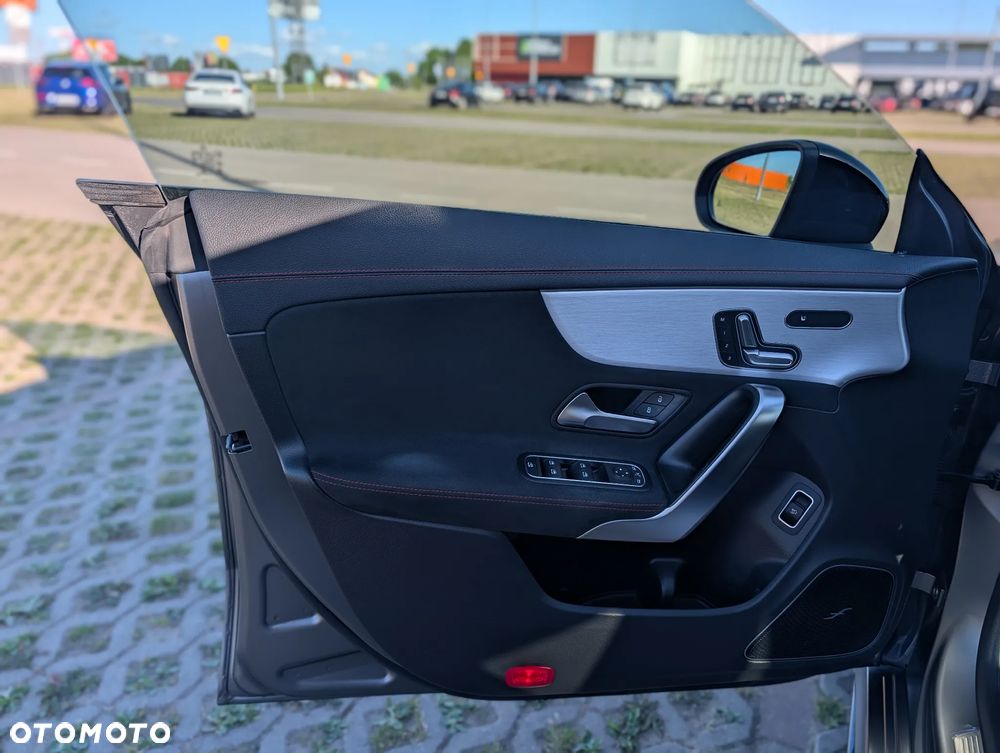 Mercedes-Benz CLA - 15