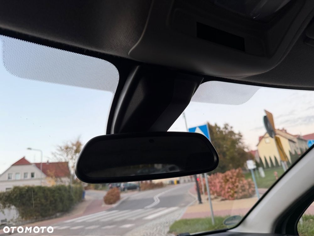 Citroën C3 BlueHDi 100 S&S FEEL - 33