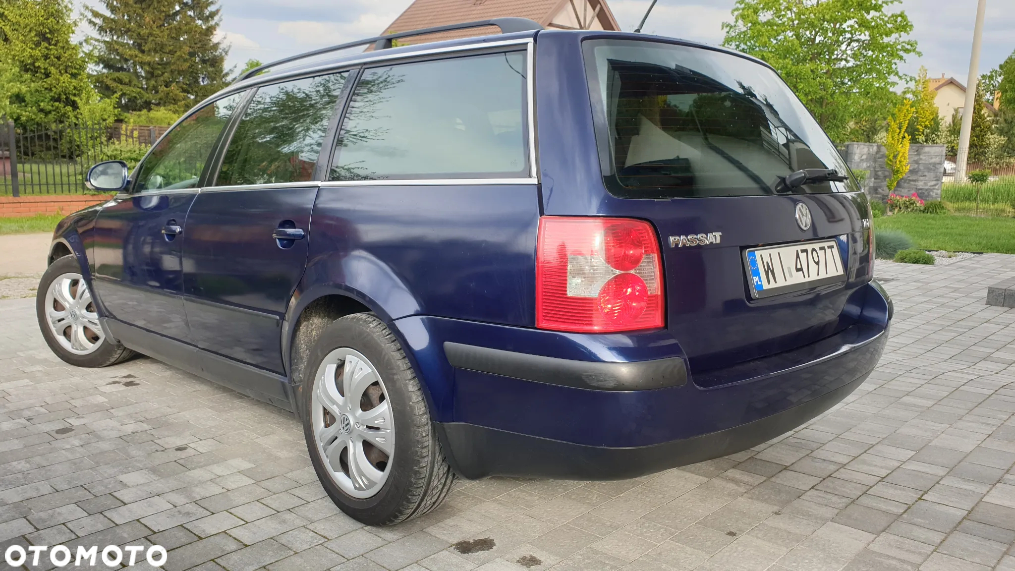 Volkswagen Passat - 4