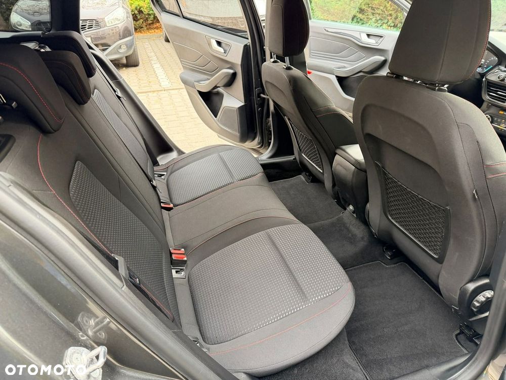 Ford Focus - 24