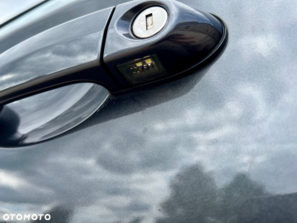 BMW Seria 1 120d DPF - 11