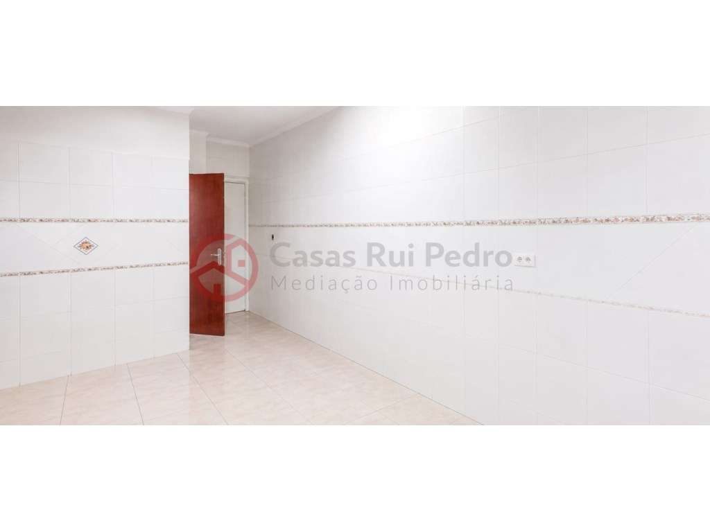 Apartamento T2 em Santa Marta Pinhal - Grande imagem: 3/17