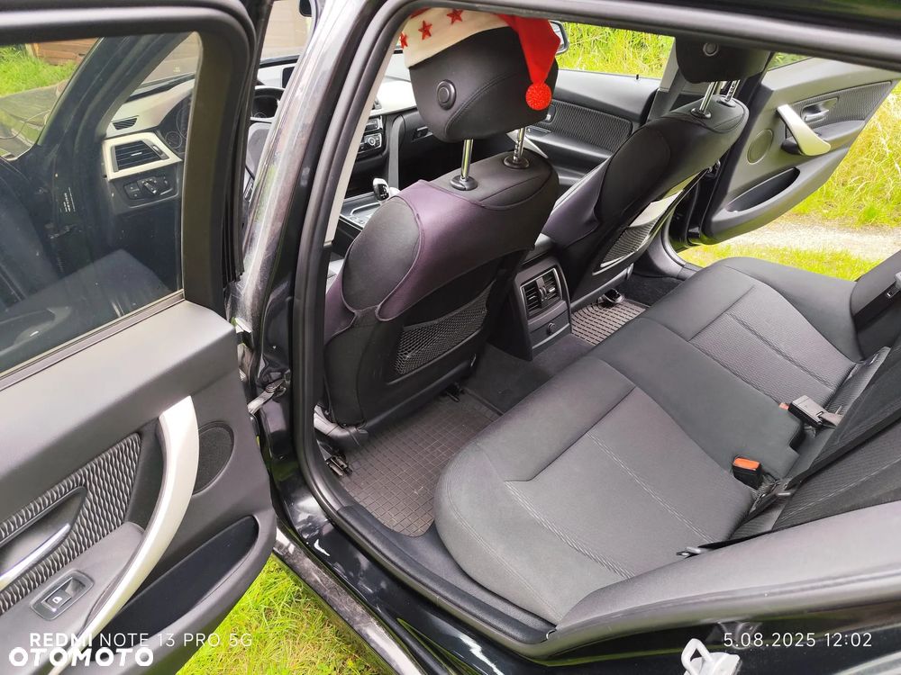 BMW Seria 3 318d Touring - 8