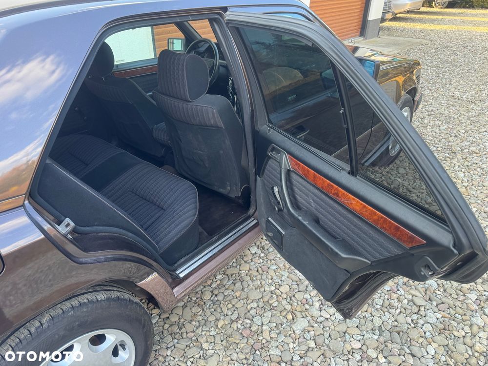 Mercedes-Benz W124 (1984-1993) - 16