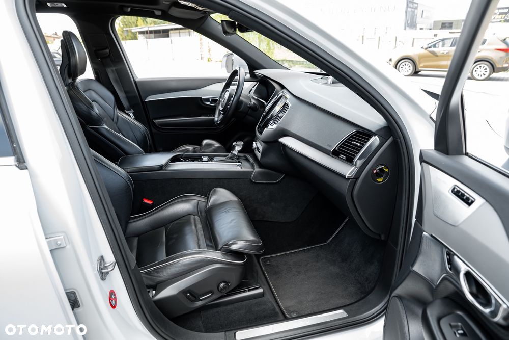 Volvo XC 90 - 23