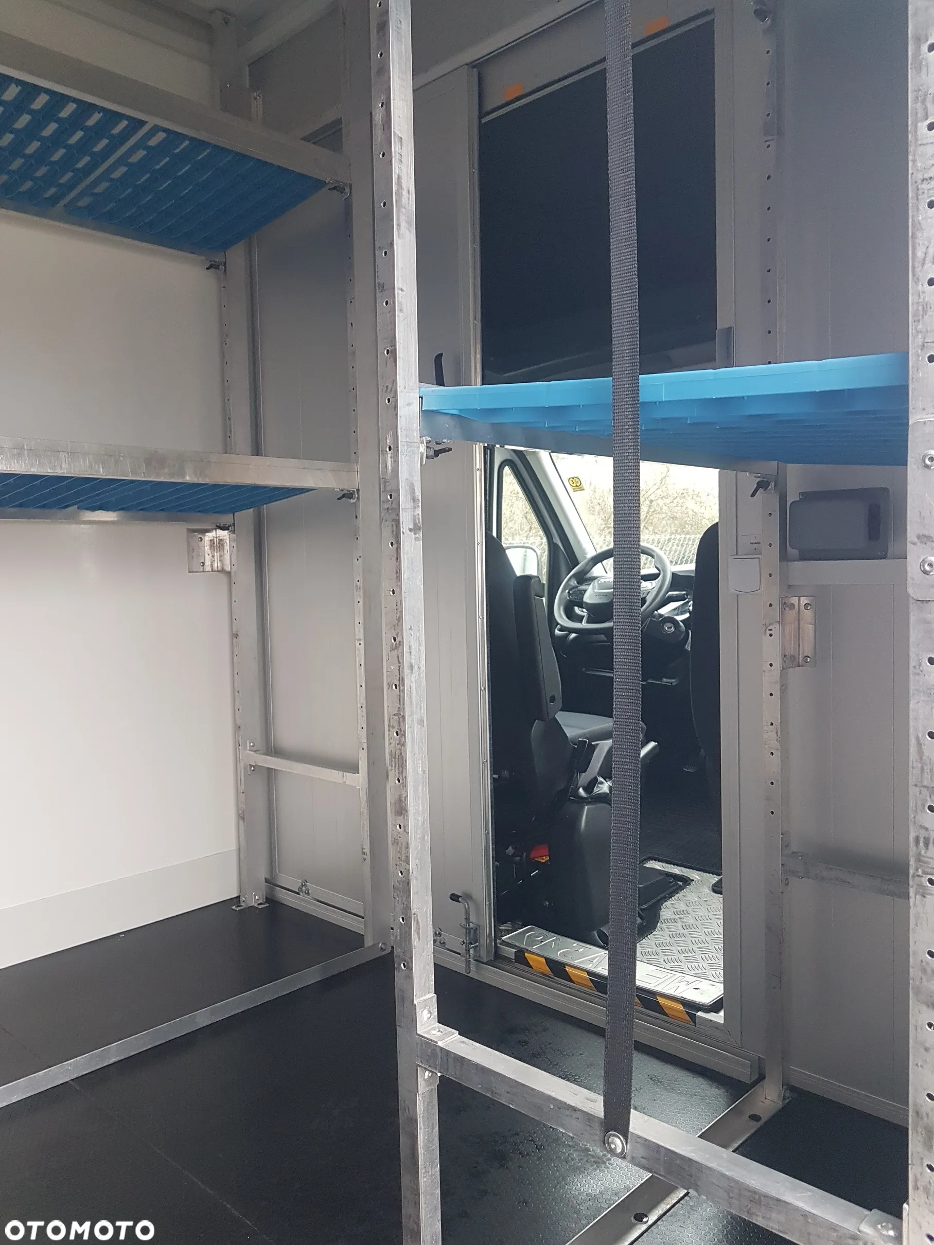 Iveco DAILY KONTENER NISKOPODŁOGOWY 4,43x2,23x2,42 SKLEP BAR FOODTRUCK KAMPER KLIMA - 26