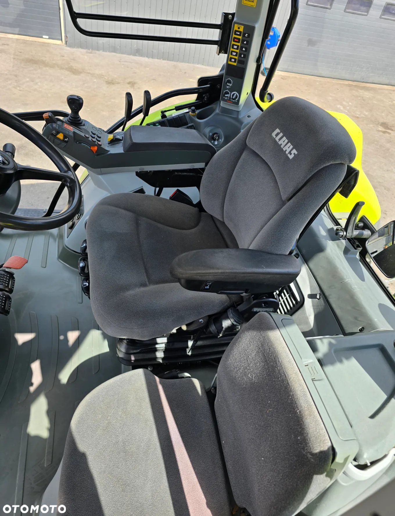 Claas Arion 520 - 17