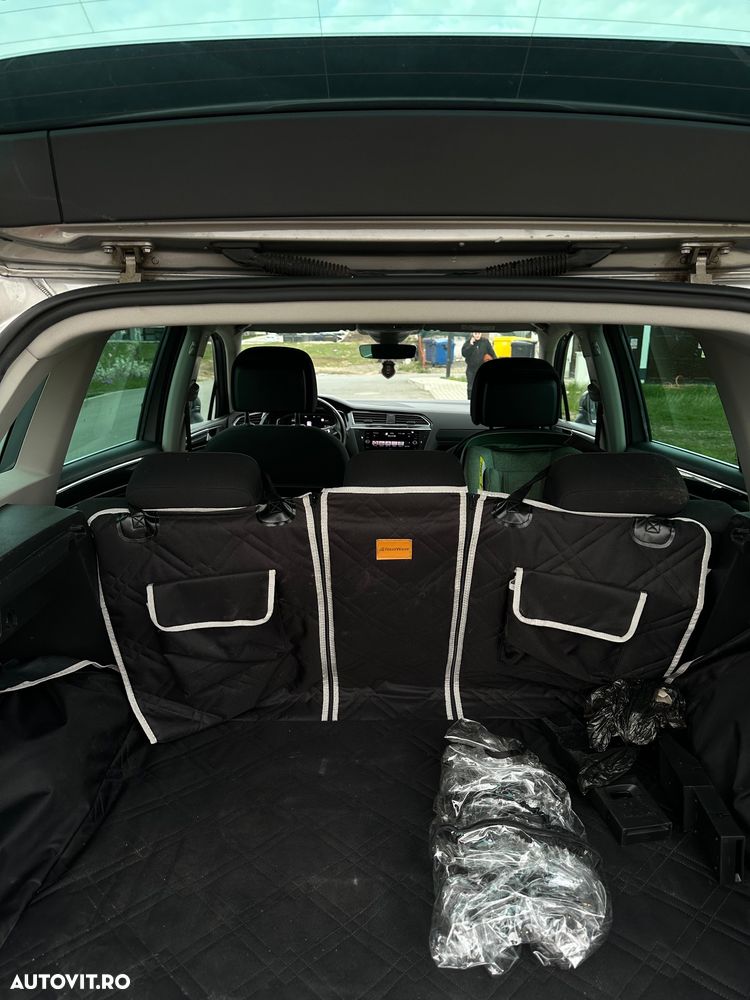 Volkswagen Tiguan - 11