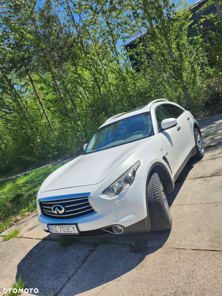 Infiniti Q70 3.0d S - 1