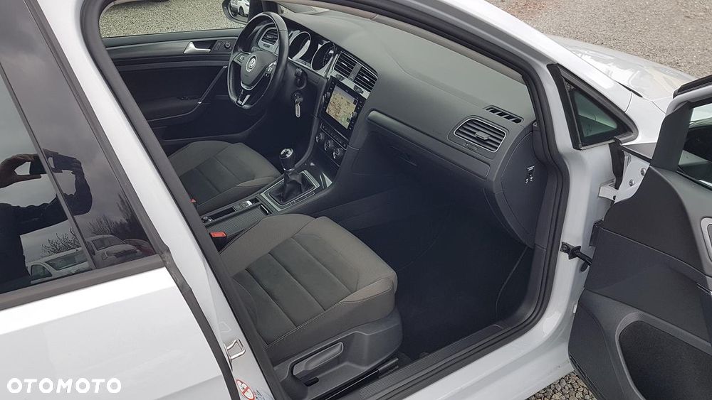 Volkswagen Golf 1.6 TDI BMT Comfortline - 29