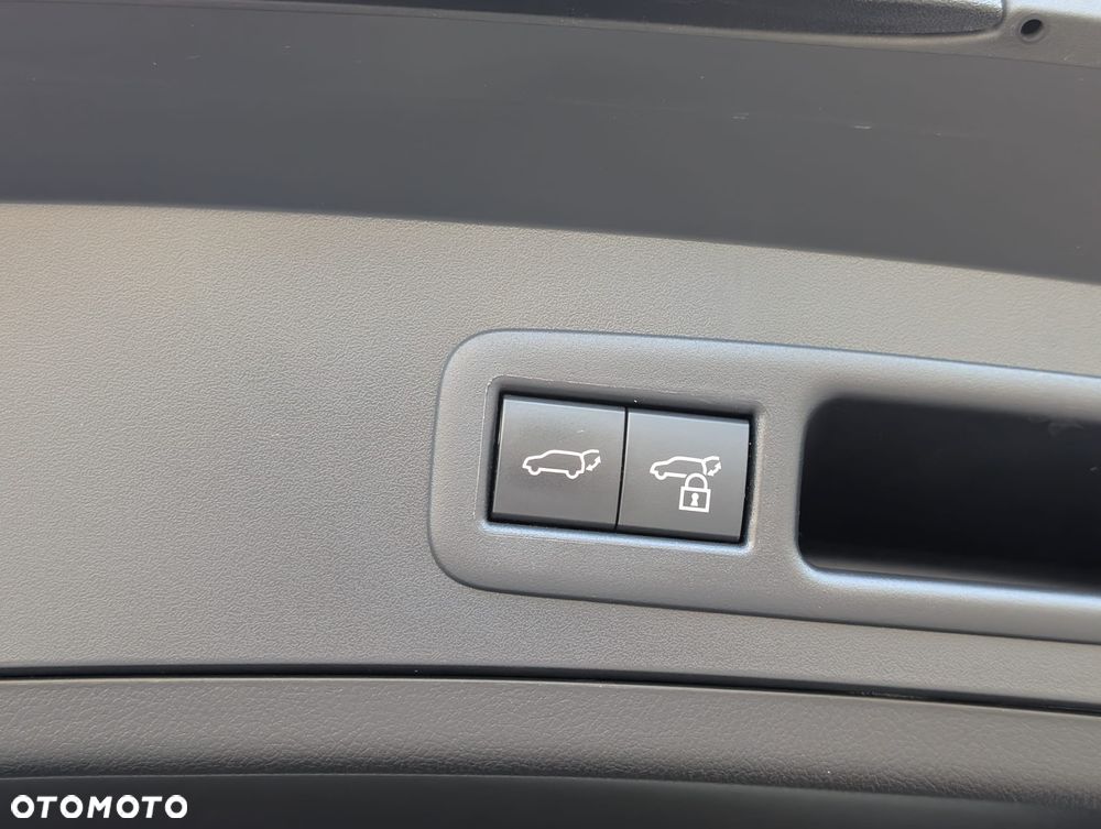 Lexus UX 250h GPF Business 2WD - 25