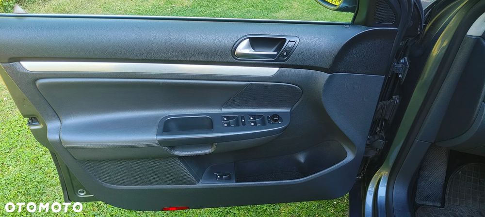 Volkswagen Jetta 2.0 TDI DPF Sportline - 10