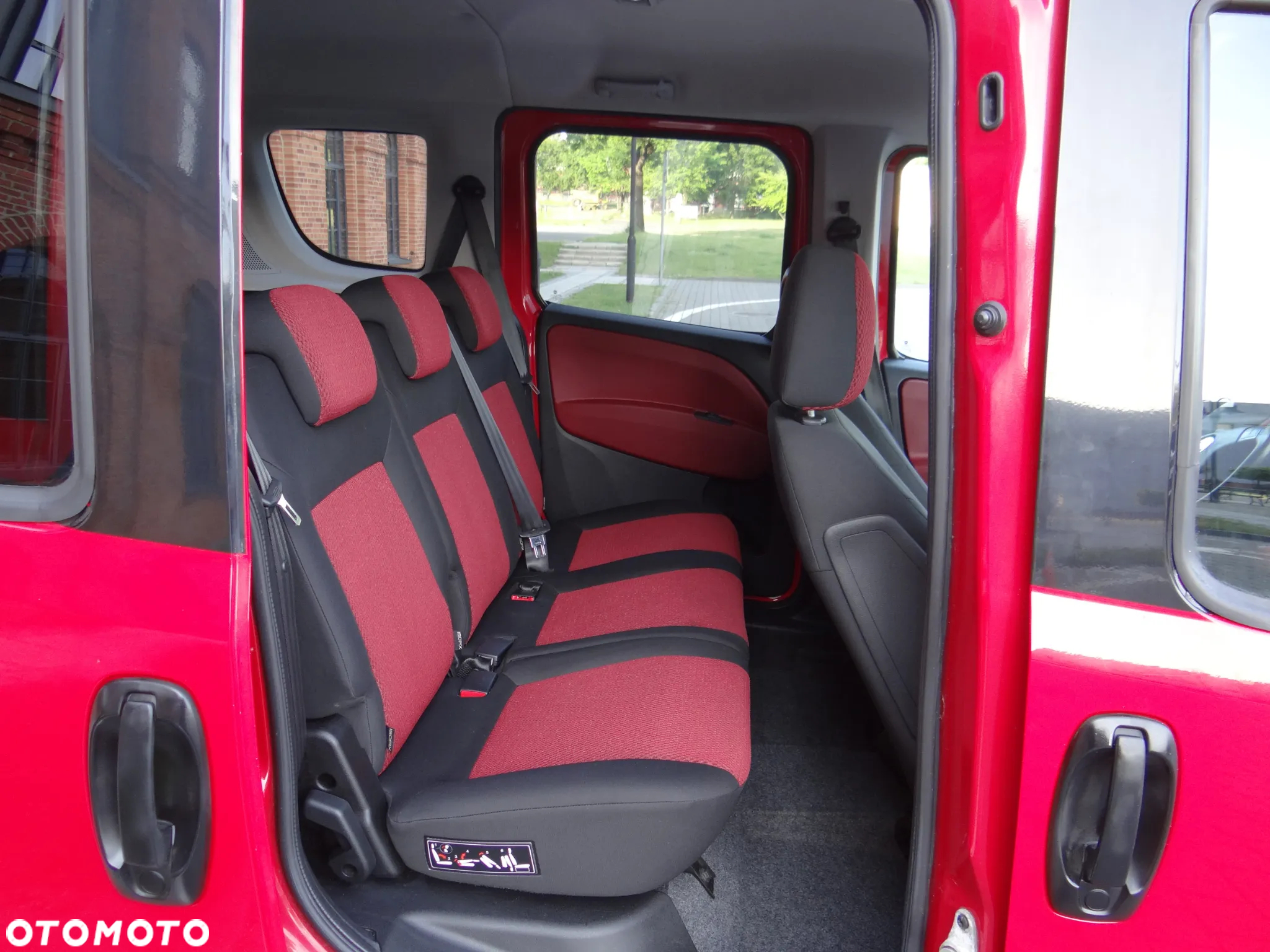 Fiat Doblo 1.4 16V Emotion - 21