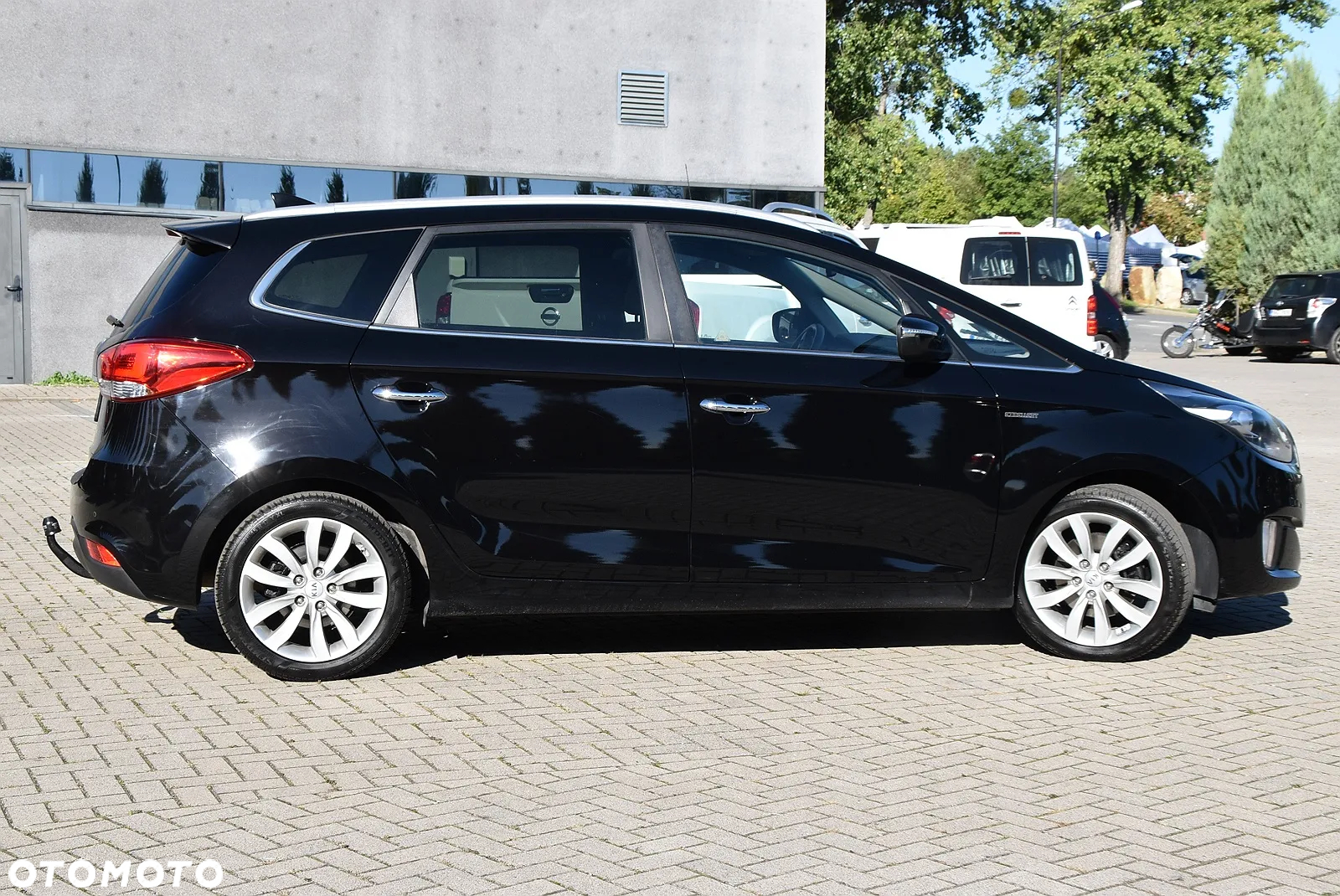 Kia Carens - 7