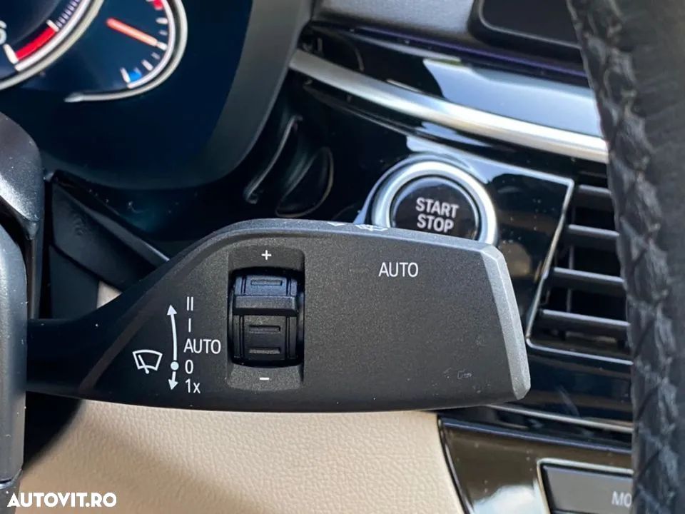 BMW Seria 5 520d Aut. Sport Line - 24