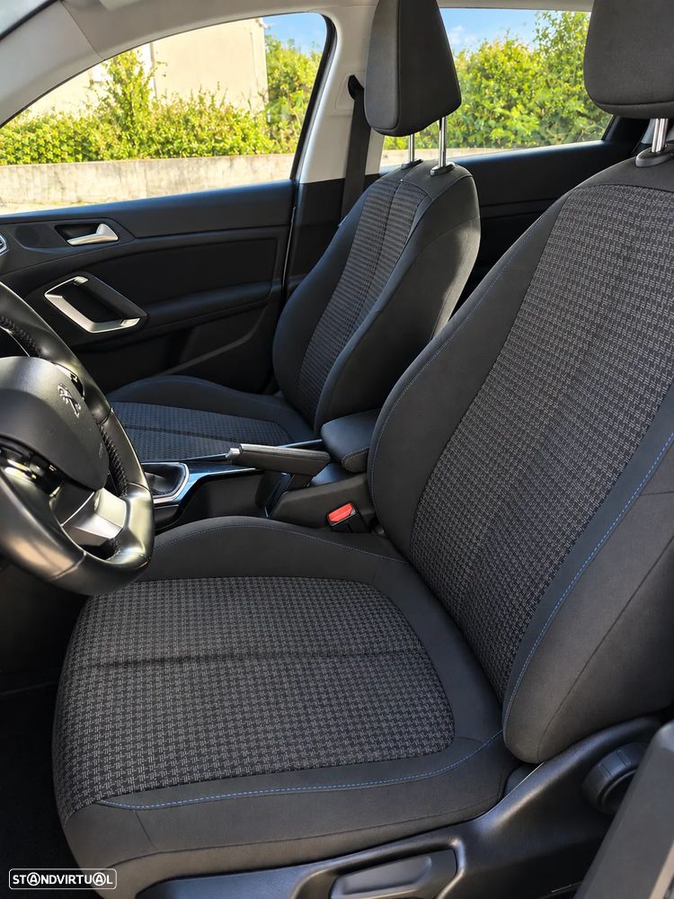 Peugeot 308 SW - 11