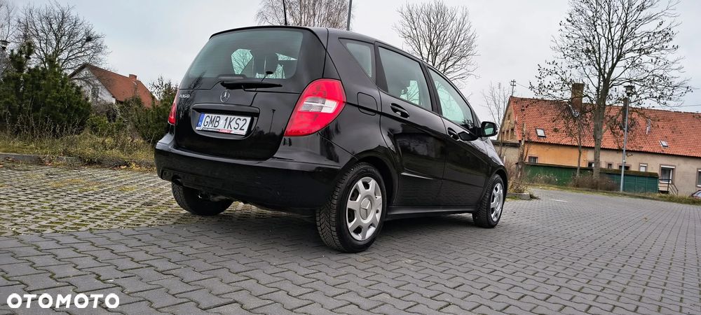 Mercedes-Benz Klasa A 160 BlueEFFICIENCY Special Edition - 3