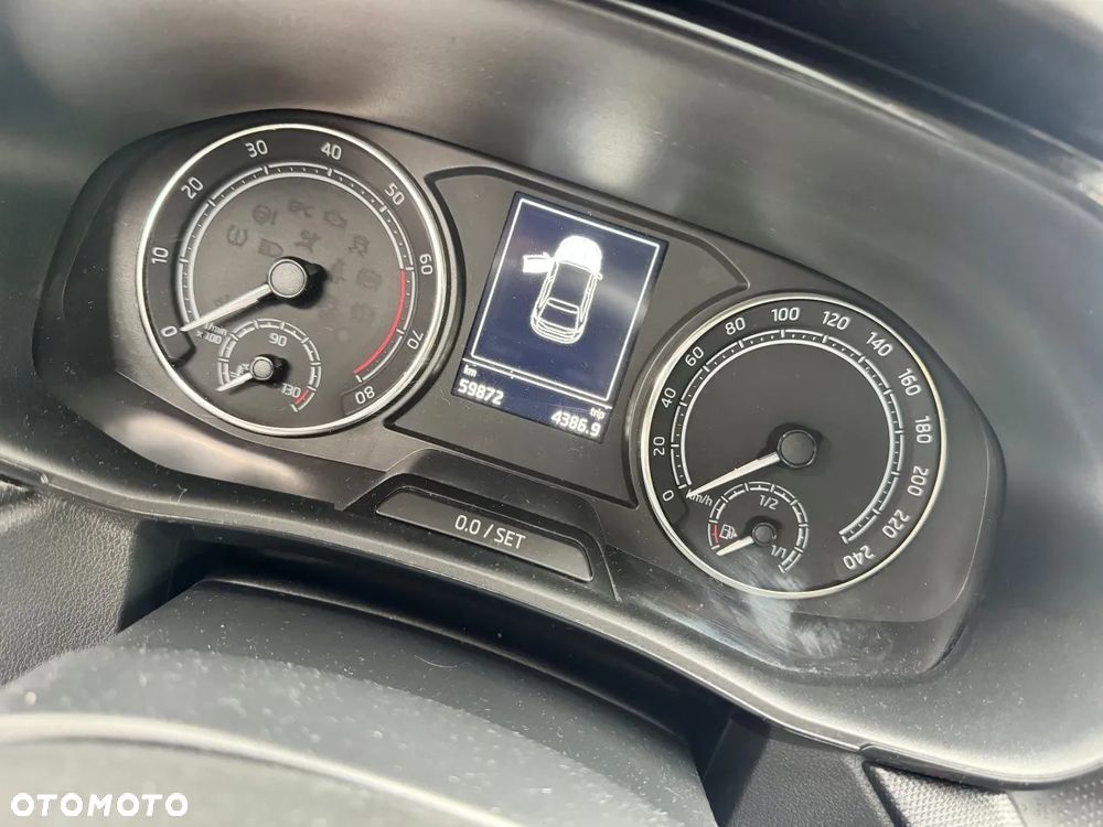 Skoda Fabia 1.0 TSI Ambition - 10