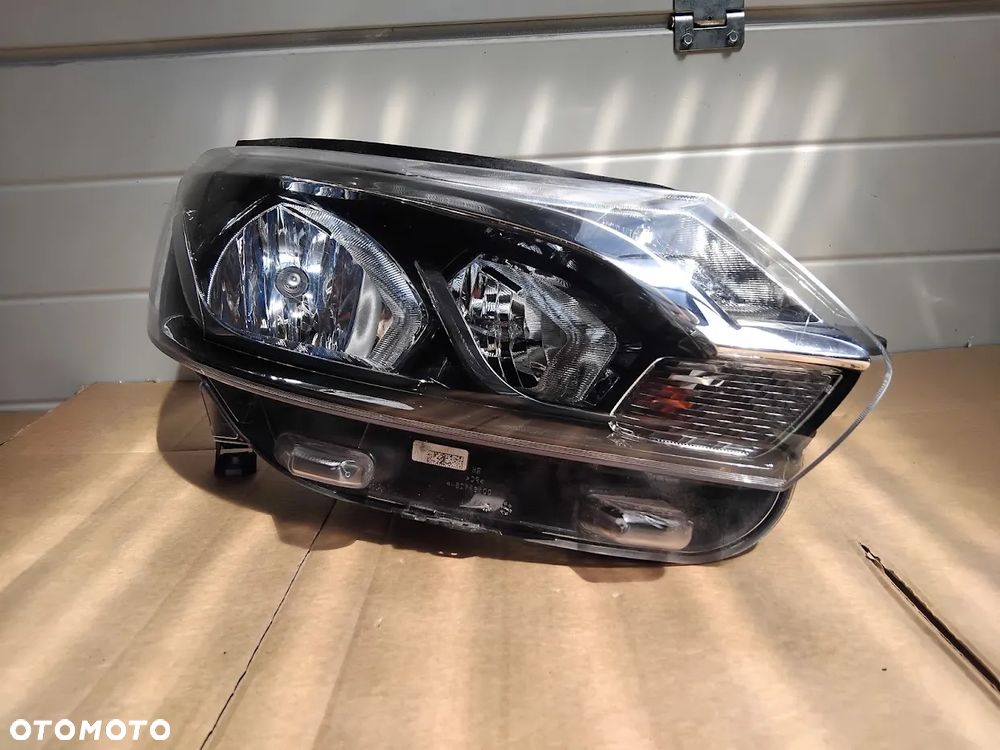 LAMPA PRZÓD TOYOTA PROACE II 16-23 9808581180 ORYGINAŁ EUROPA - 1