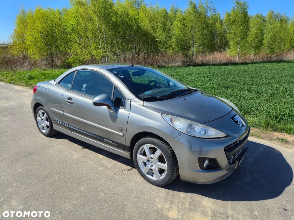Peugeot 207 CC - 2