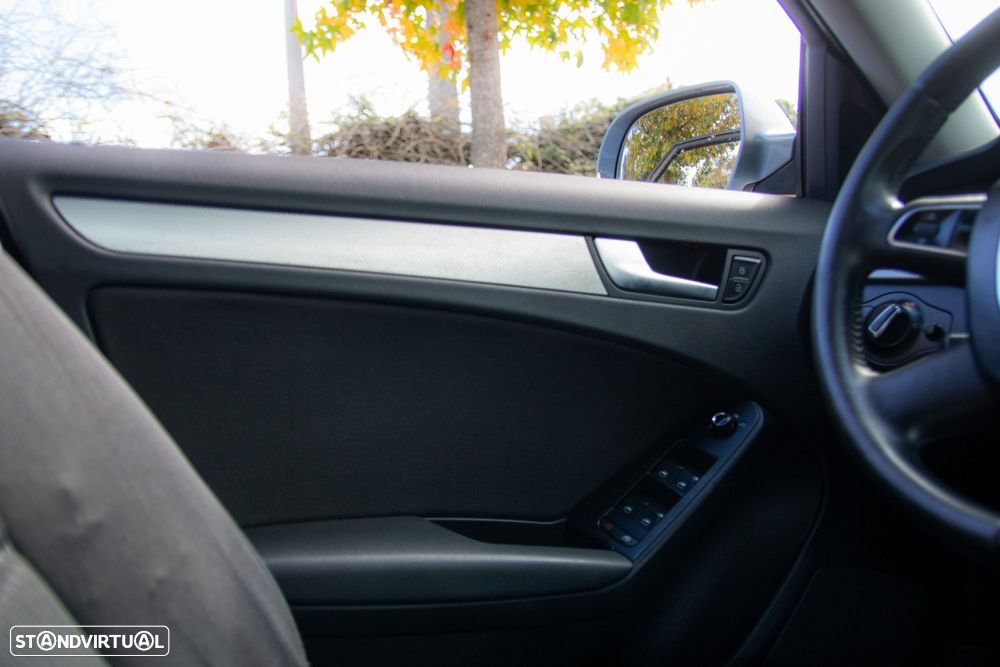 Audi A4 Avant 2.0 TDI Advance - 39