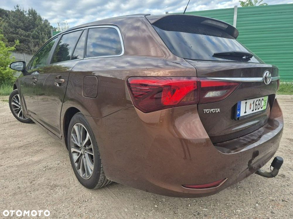 Toyota Avensis - 5
