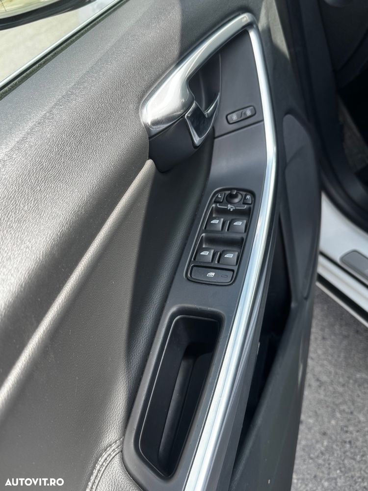 Volvo V60 D6 Plug-In-Hybrid AWD Geartronic Pure Limited - 16