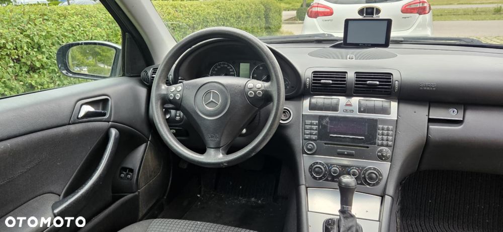 Mercedes-Benz Klasa C 200 CDI Automatik DPF Sport Edition - 17