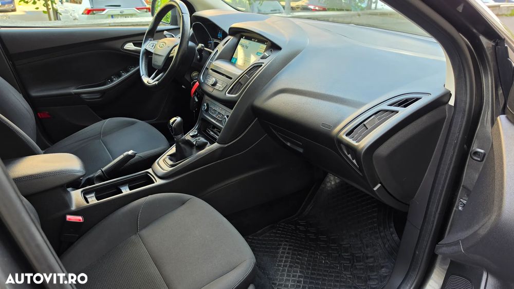 Ford Focus 1.6 TI-VCT Sport - 19