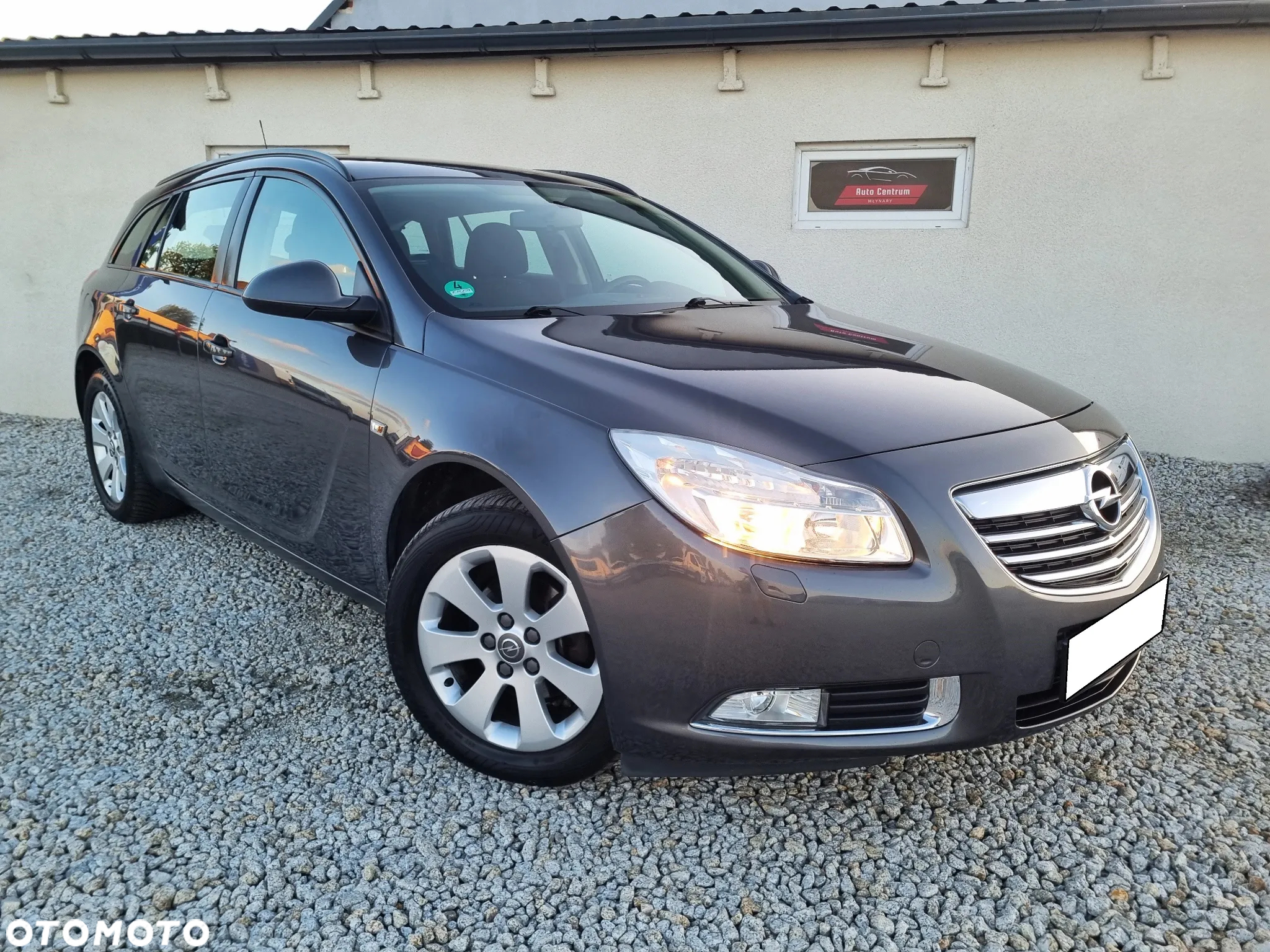 Opel Insignia 1.8 Sports Tourer Design Edition - 4