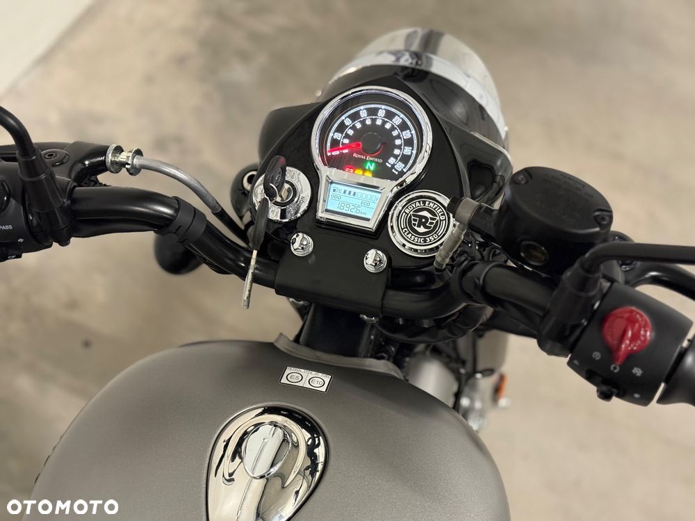 Royal Enfield Classic - 21