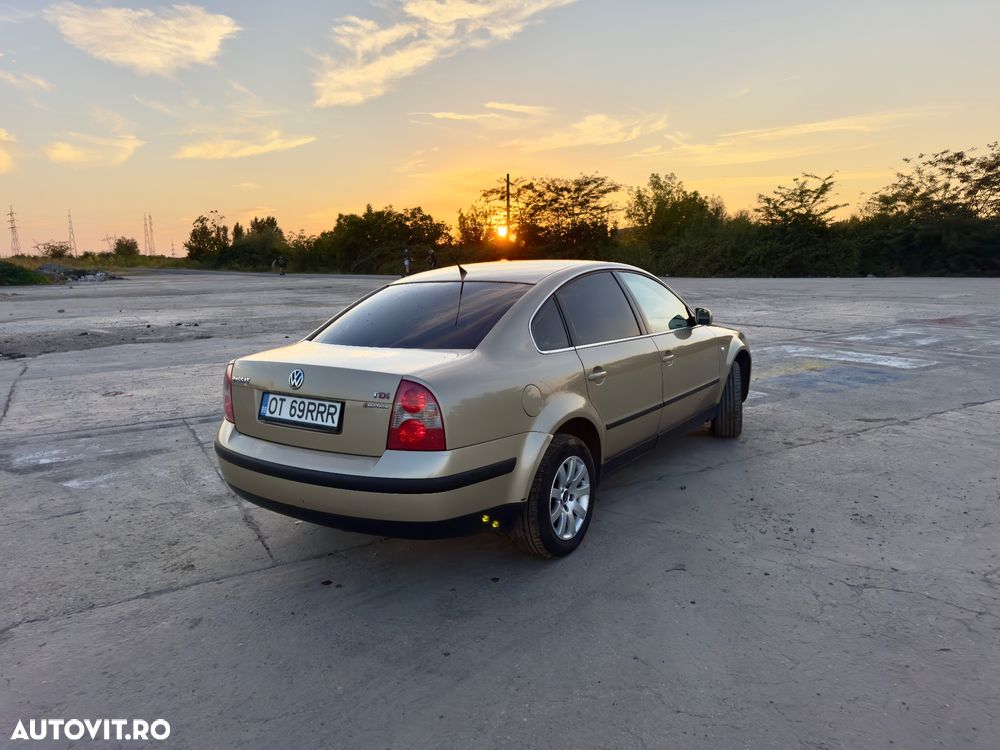 Volkswagen Passat 1.9TD 4Motion Trendline - 4