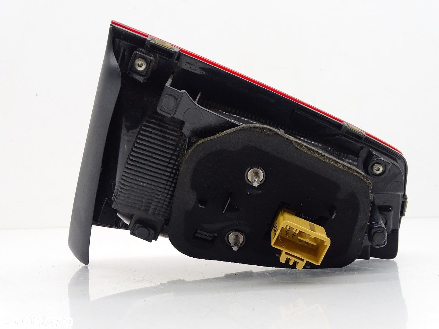 LAMPA LED PRAWY TYŁ PRAWA TYLNA W KLAPĘ VW PASSAT B8 3G KOMBI 3G9945094D - 3