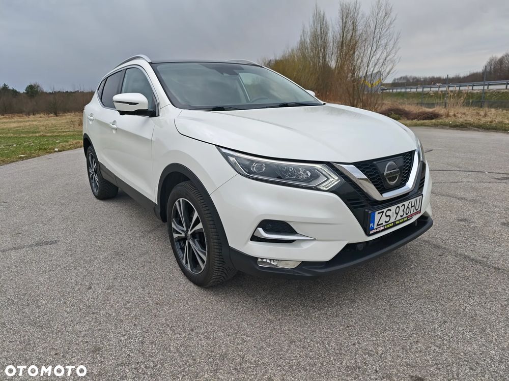 Nissan Qashqai 1.6 DIG-T Tekna - 1