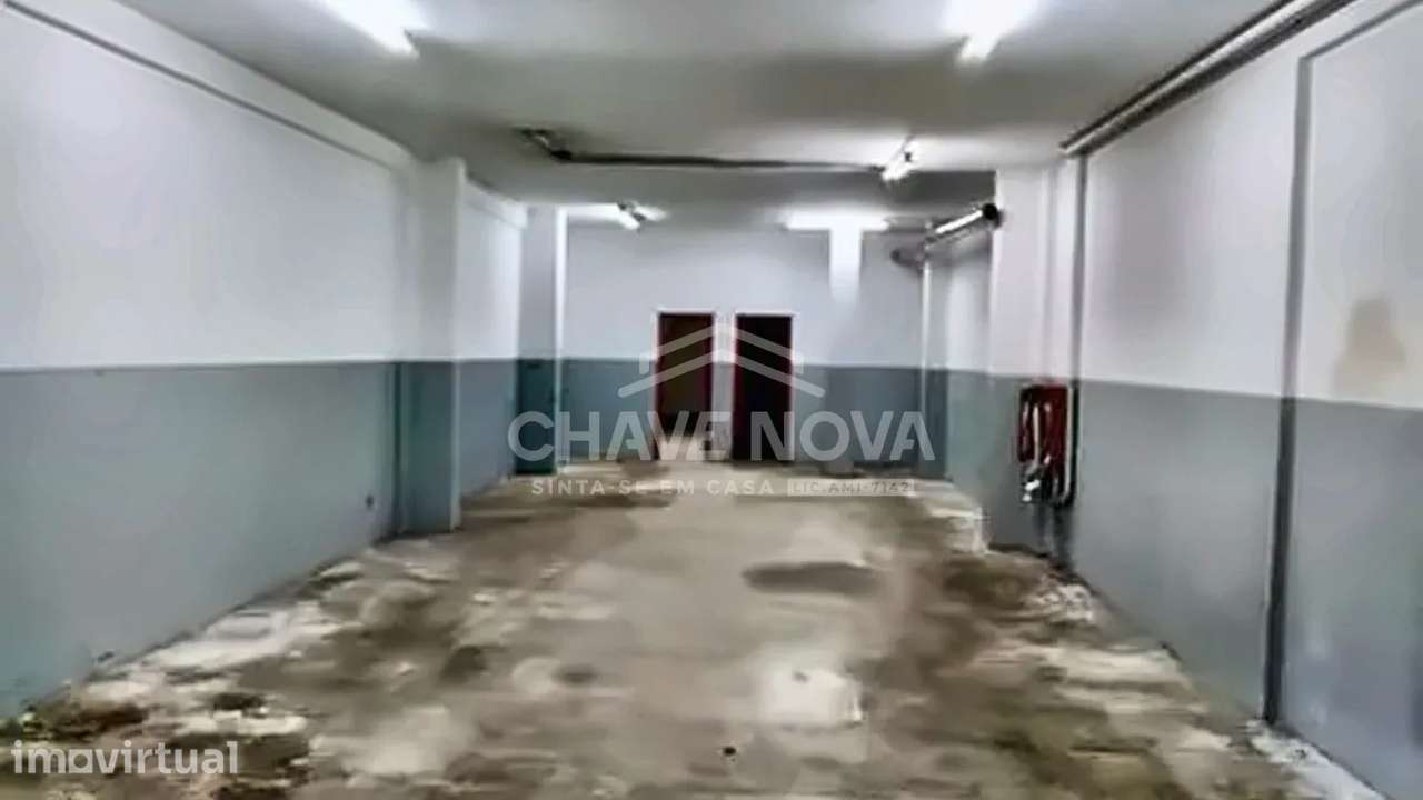 Armazém / Espaço Comercial c/ Terraço no Bonfim (Porto) - Grande imagem: 2/5