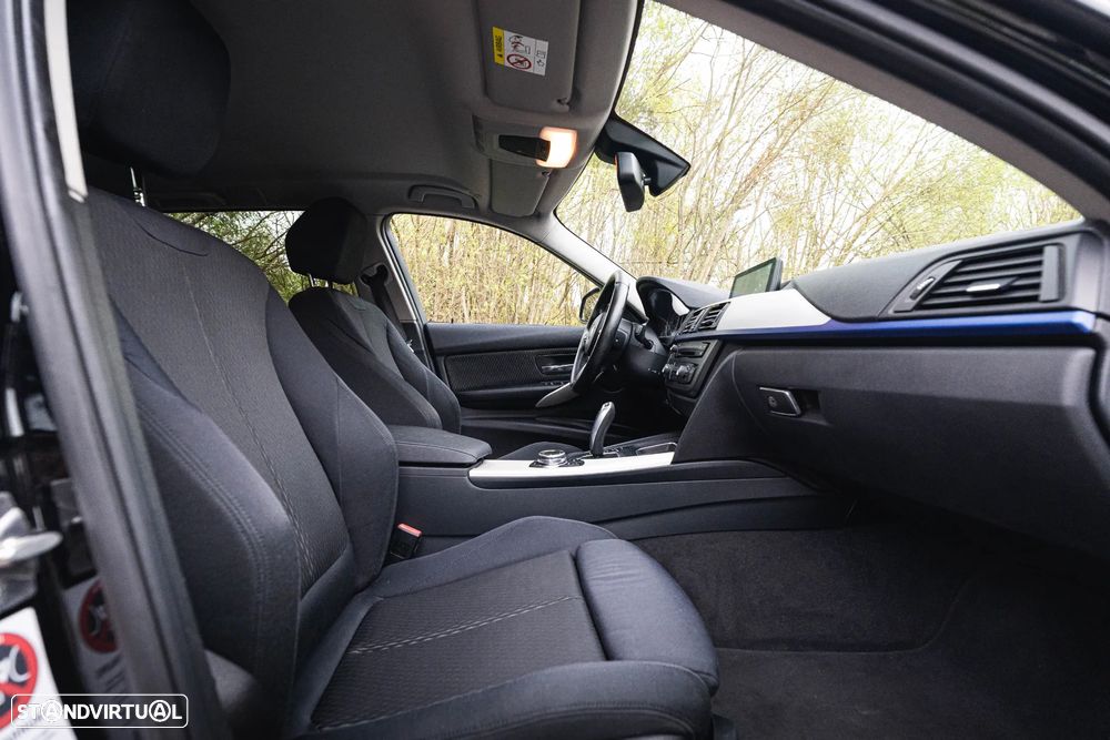 BMW 320 d Navigation Auto - 33