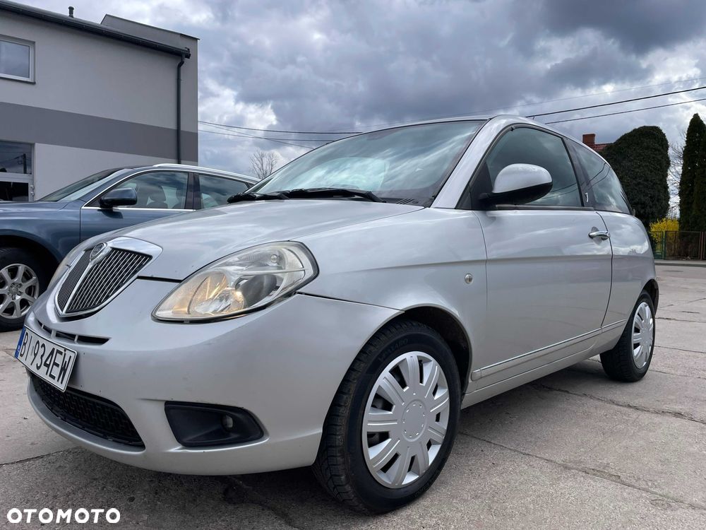 Lancia Ypsilon - 2