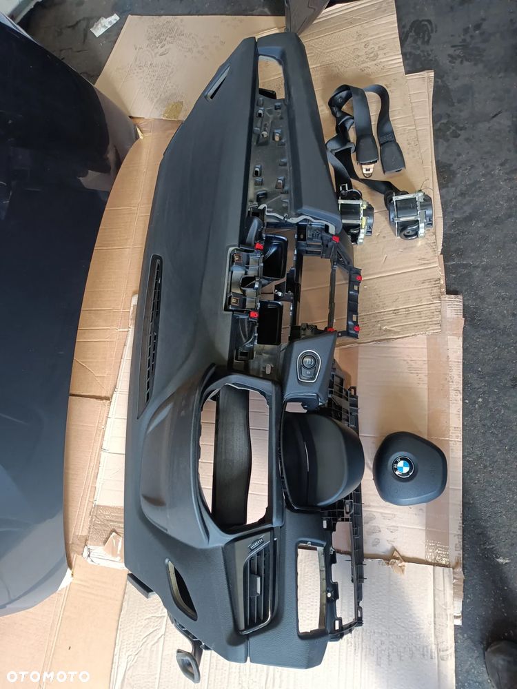 DESKA KONSOLA PULPIT PODUSZKA PASY BMW 2 F45 F46