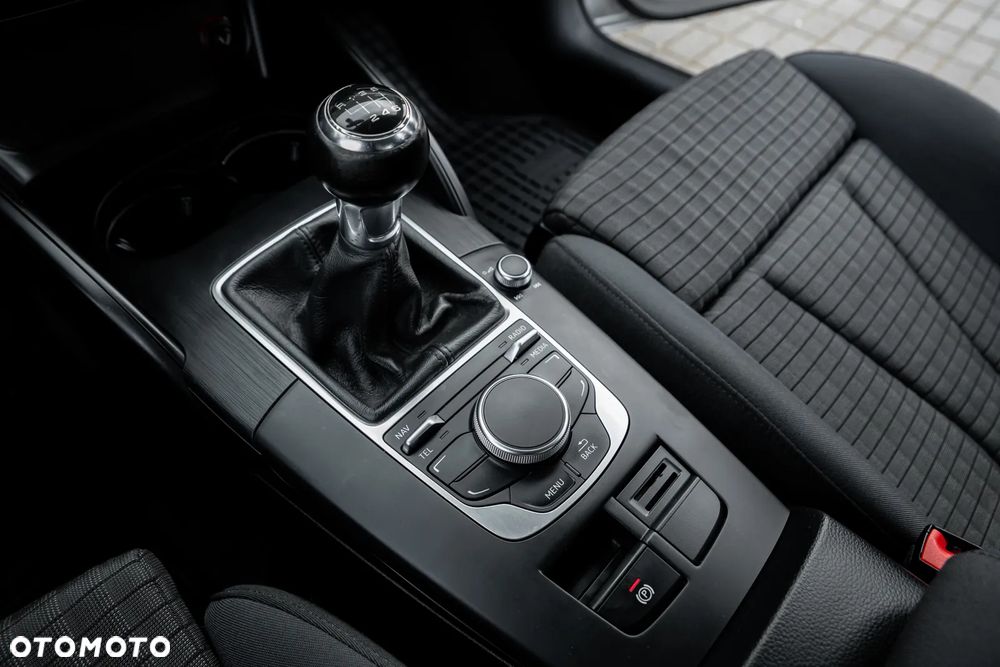 Audi A3 Sportback 1.8 TFSI Attraction - 31