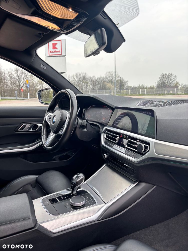BMW Seria 3 330i xDrive M Sport sport - 19