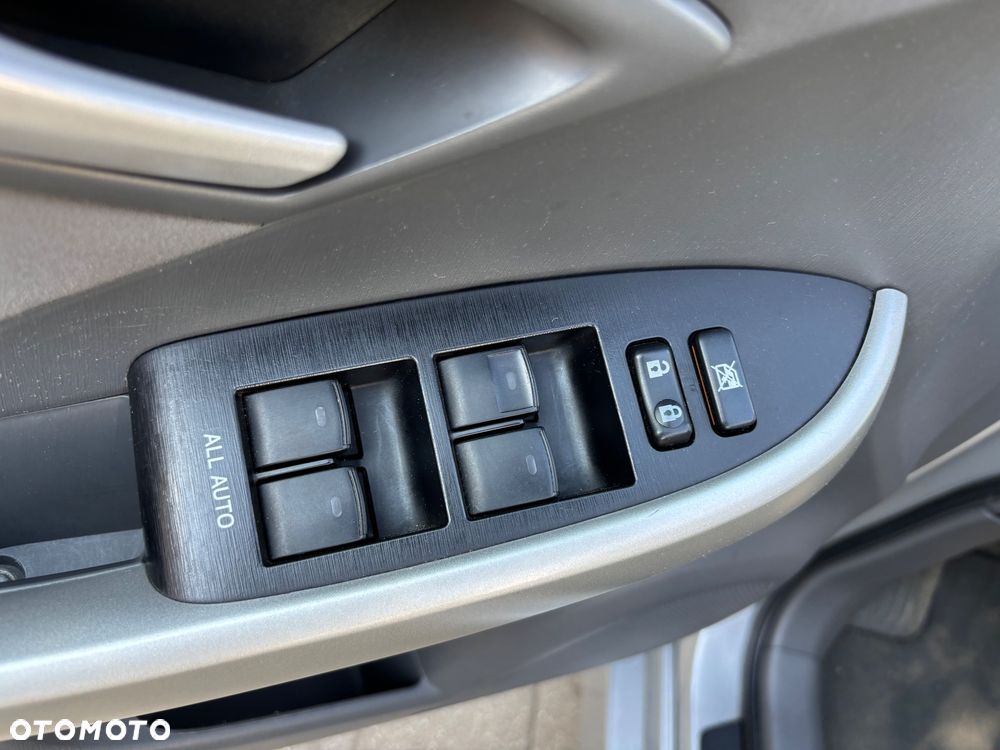 Toyota Prius 1.8 HSD Prestige - 13