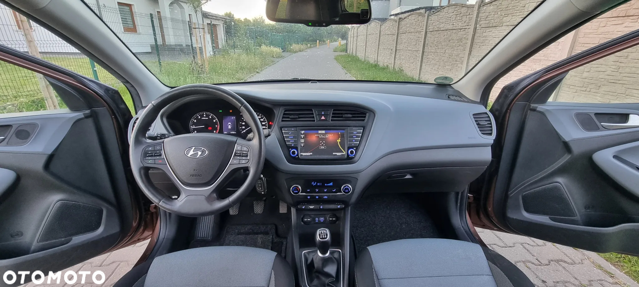 Hyundai i20 - 20