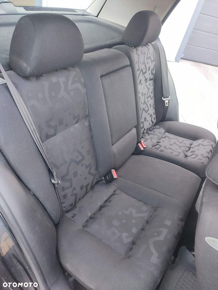 Volkswagen Golf 1.6 Comfortline - 10