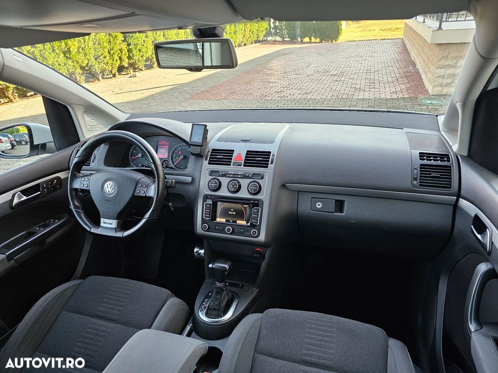 Volkswagen Touran 1.4 TSI DSG R-Line Edition - 9